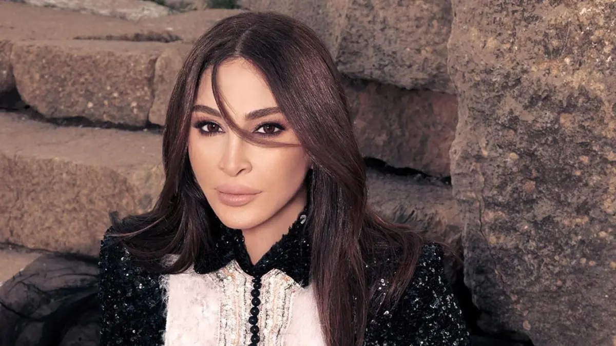 إليسا ترد على أنباء خلافها مع شركة "روتانا" 