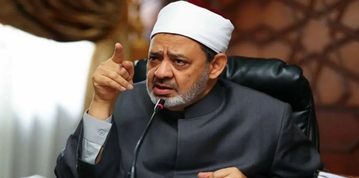 بعد أسابيع من الجدل الحاد.. رئيس البرلمان المصري يُنهي أزمة شيخ الأزهر