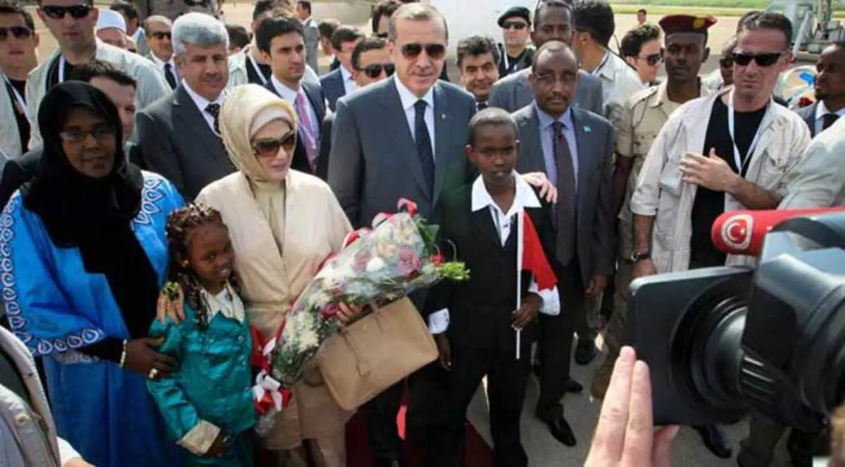 أردوغان يتسوّق في الصومال