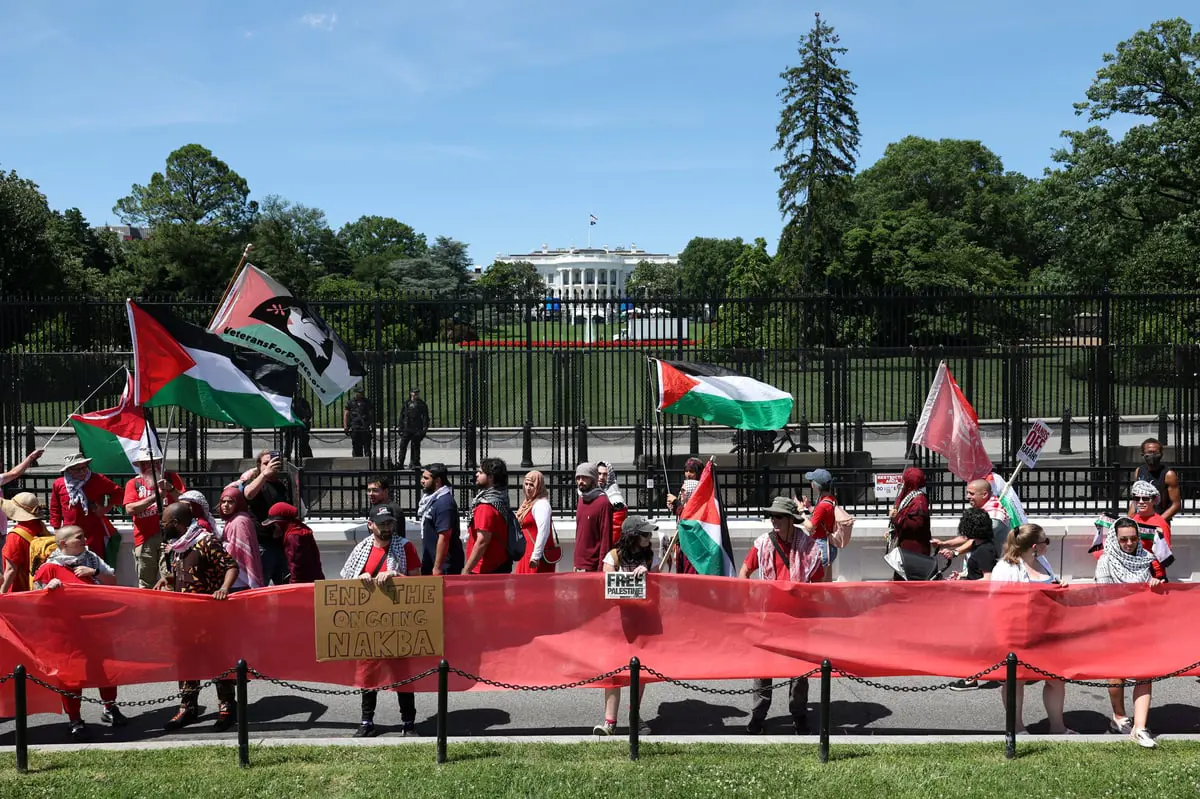 داعمون لغزة يطوّقون البيت الأبيض بـ"خط بايدن الأحمر" (صور)