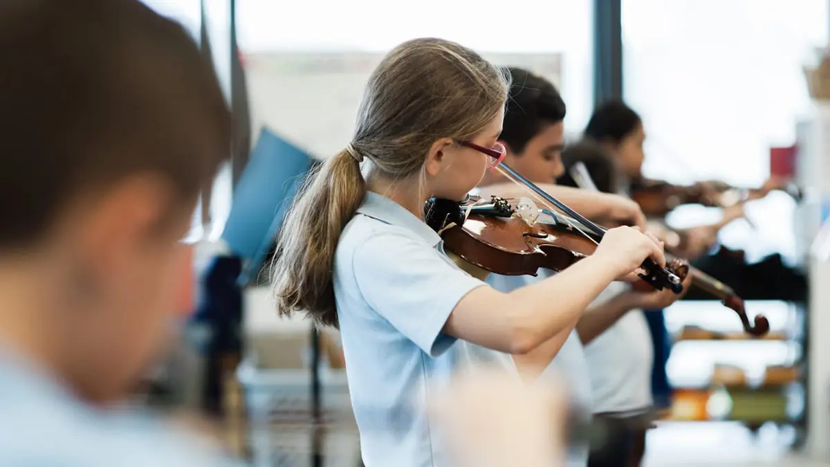 دراسة تكشف عن فائدة جديدة لتعلم الموسيقى في الصغر