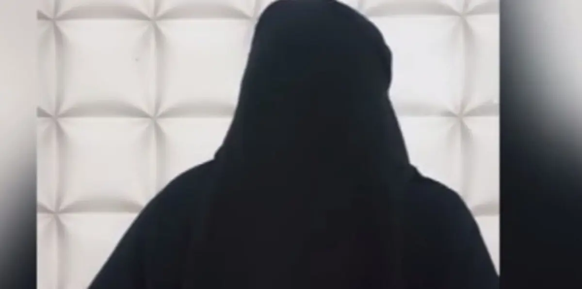 بالفيديو.. سعودية تتهم قاضيًا بمنعها زوجها والتلاعب بقضيتها ليخفي عملية "تزوير"