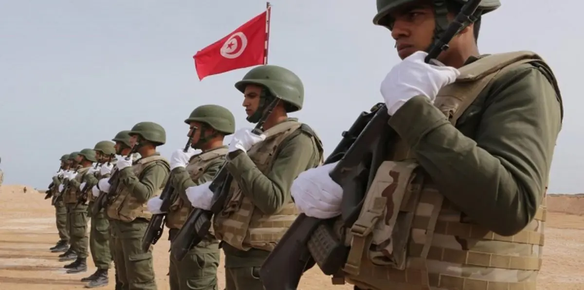 وزير الدفاع التونسي يؤكد التزام الجيش بتنفيذ قرار رئيس الجمهورية