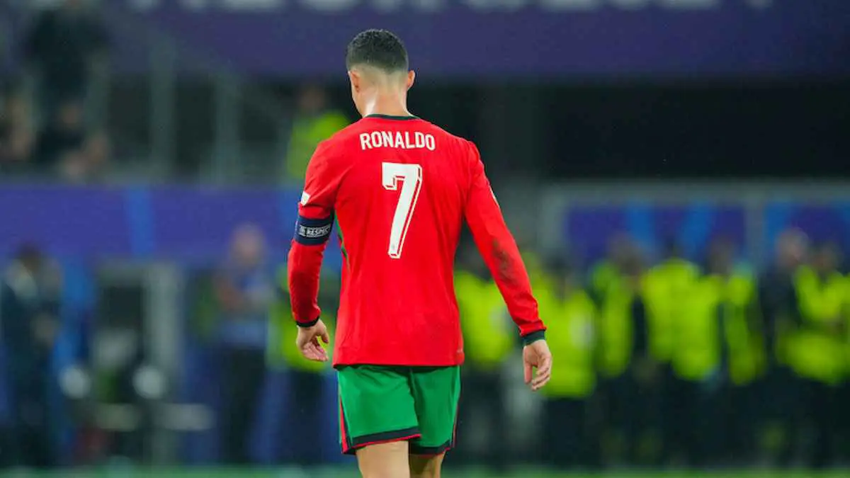 مدرب البرتغال يرد على تقارير اعتزال رونالدو وبيبي بعد الخروج من يورو 2024