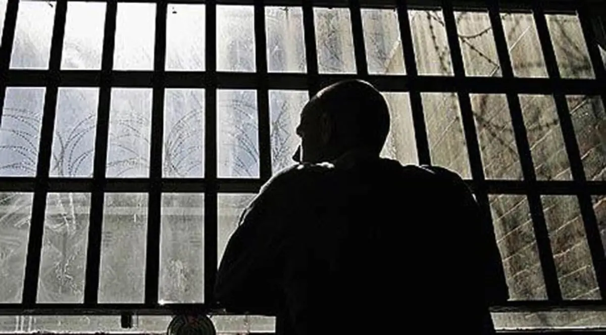 السجن عشر سنوات لرجل قتل سجينا في زنزانته لأنه كان يشخر