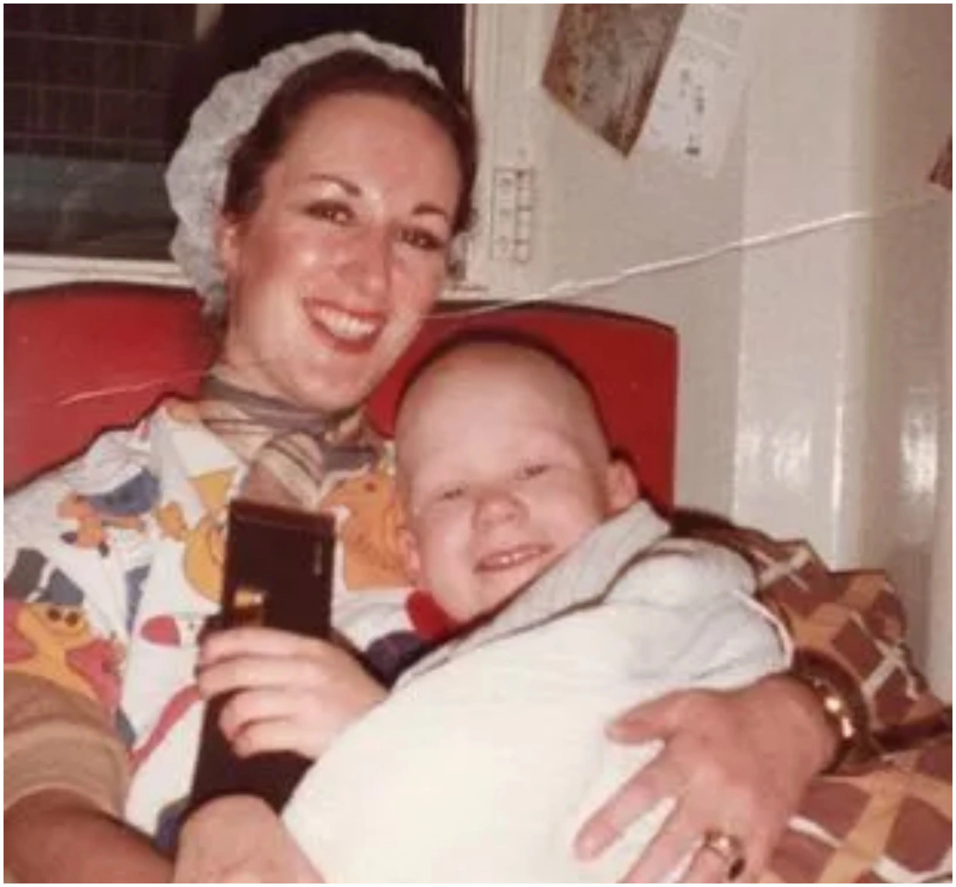 أنطونيا مع ابنها هاميش