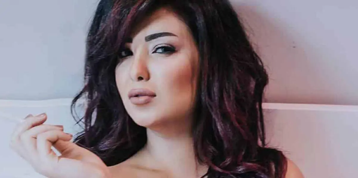 مصر.. محامي صاحبة كليب "عندي ظروف" يتهم المخرج بـ"خداعها"
