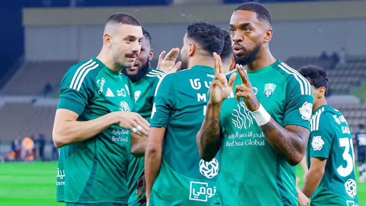 الأهلي السعودي يتحرك بقوة لتجديد عقد نجمه