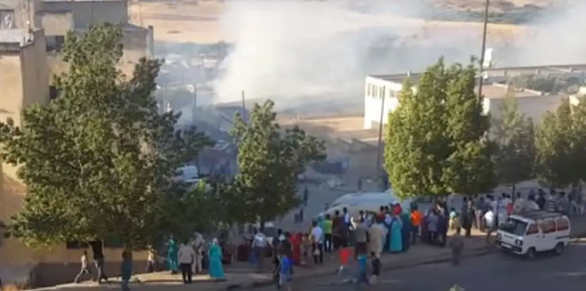بالفيديو والصور.. حريق ضخم يلتهم سوقًا شعبيًا في مدينة فاس المغربية