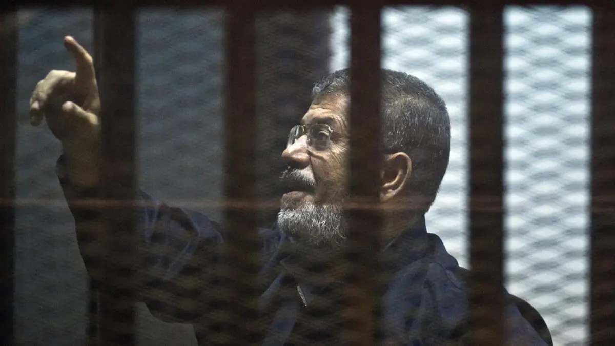 النيابة المصرية تتهم محمد مرسي بـ"العمالة" للحرس الثوري الإيراني وحماس