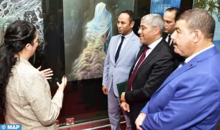 لوحات رجال الامن في مطار محمد الخامس الدولي