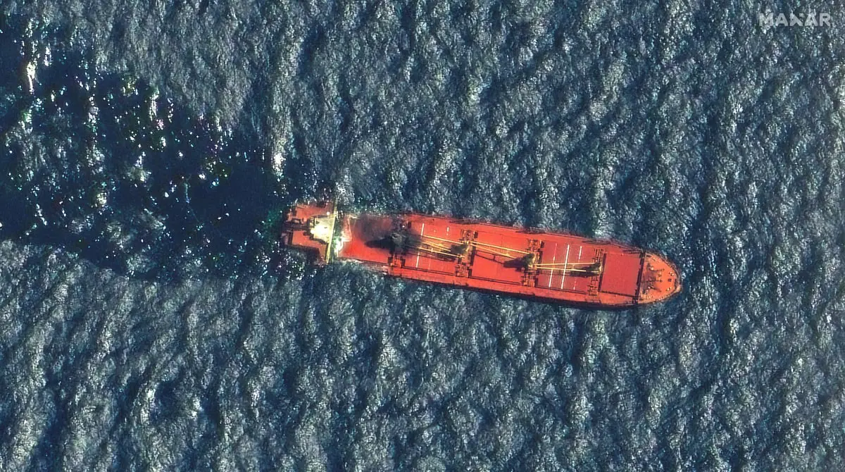 استباقاً لكارثة بيئية.. خطة أممية يمنية للتعامل مع السفينة "روبيمار" 