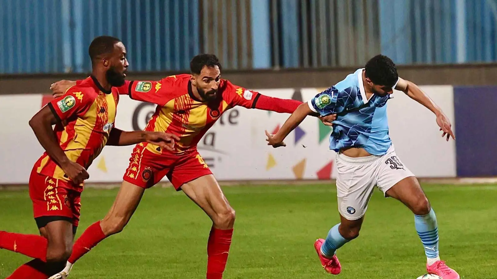 حضور التدريب ومساءلة ريغيكامف.. جماهير الترجي توجّه تحذيرا أخيرا للمسؤولين