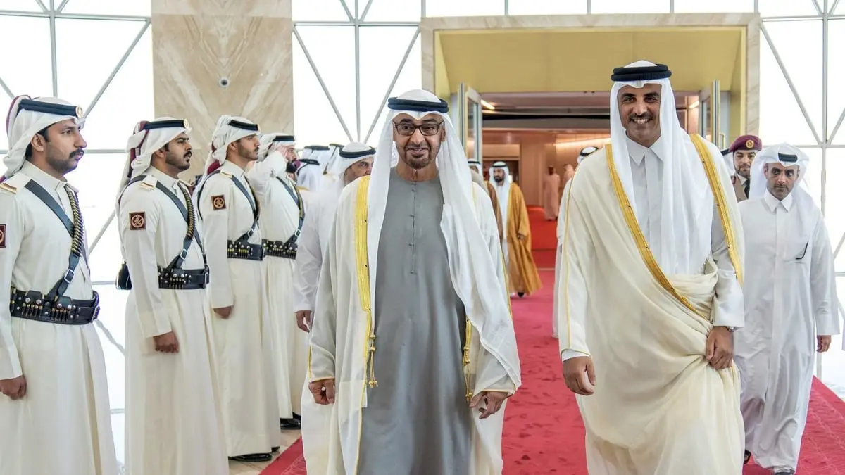 الرئيس الإماراتي يجري مباحثات هاتفية مع أمير دولة قطر 