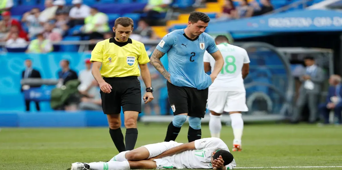 رسميًا.. غياب تيسير الجاسم قائد "الأخضر" عن مباراة مصر والسعودية