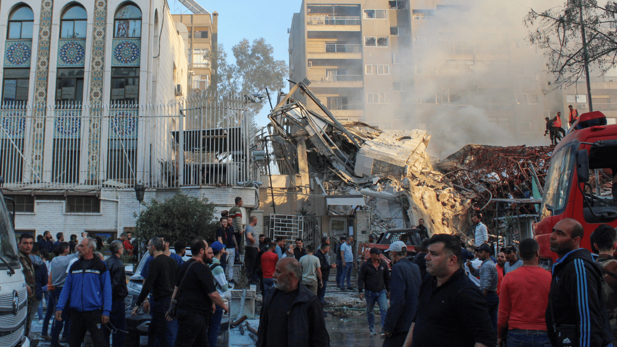 راصد زلازل شهير يعلق على ضرب القنصلية الإيرانية في دمشق