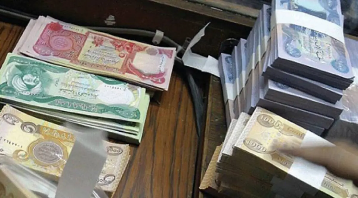 الدينار العراقي يواصل رحلة التعافي أمام الدولار

