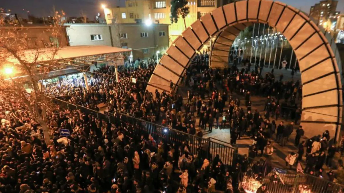 مصلحة السجون الإيرانية تعترف باحتفاظها بمعتقلي "ثورة البنزين"