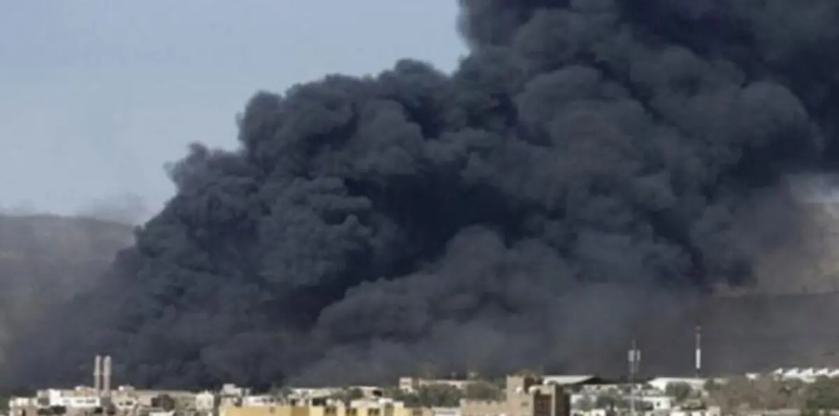 عاجل.. انفجار ضخم في معسكر بصنعاء قبل قليل