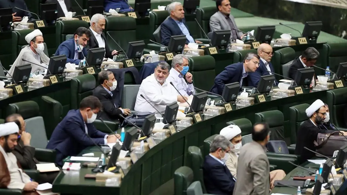 برلمانيون إيرانيون ينتقدون اتفاق طهران مع وكالة الطاقة الذرية