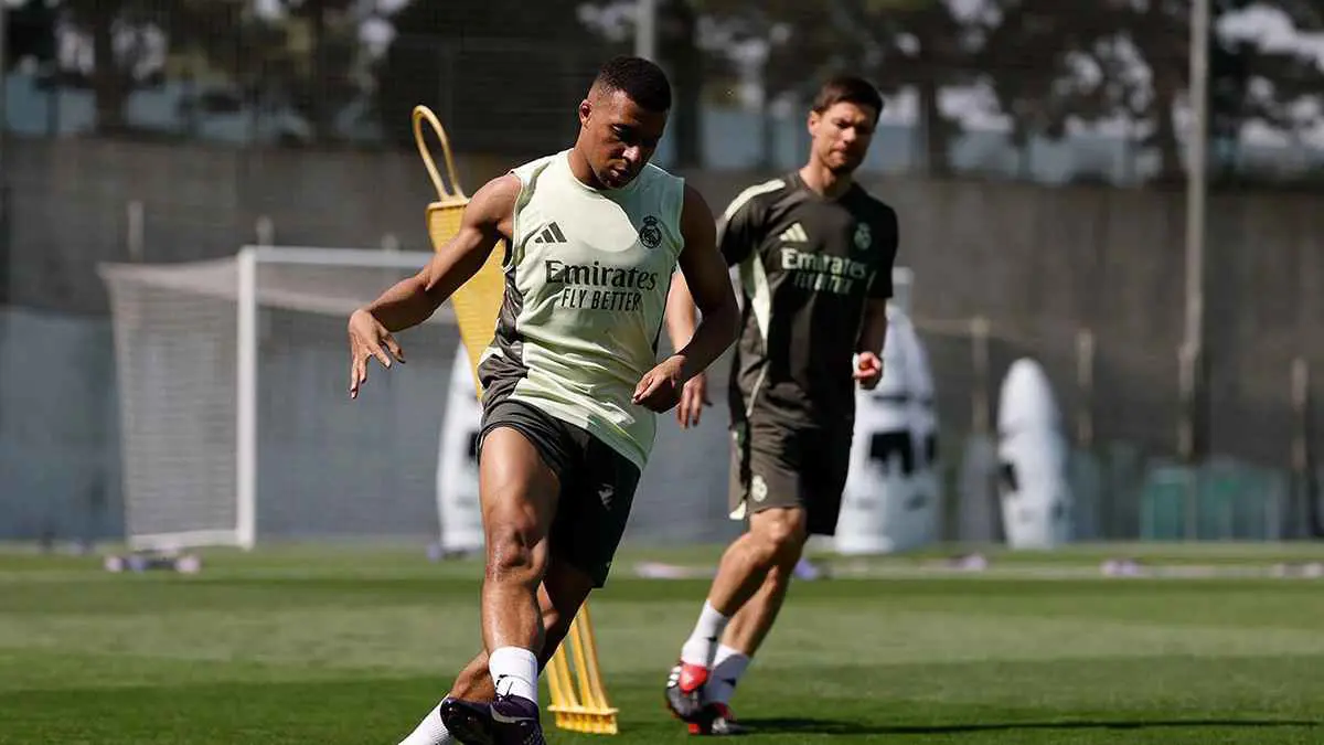 سر غياب مبابي عن الصور الرسمية لريال مدريد في كأس العالم للأندية