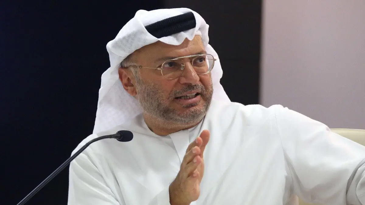 قرقاش يرد على حمد بن جاسم  بأبيات شعر من قصيدة لأحمد شوقي