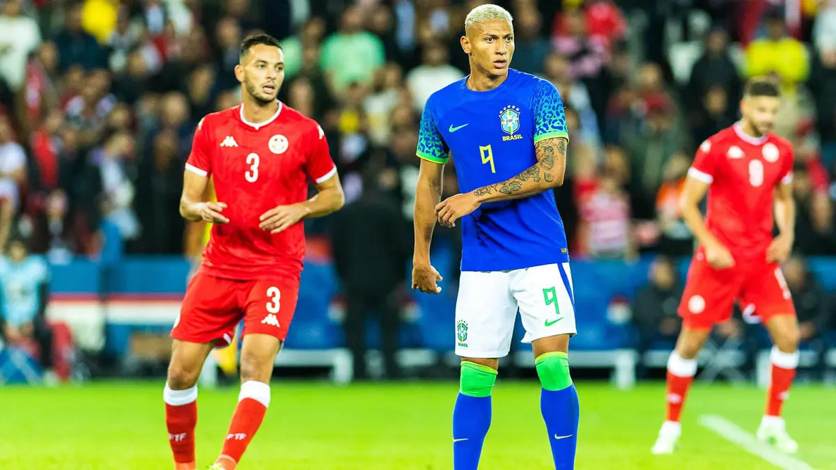 الاتحاد التونسي يدين العنصرية ضد لاعبي البرازيل ويدعو لـ"عدم المبالغة" في رد الفعل