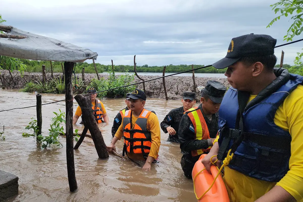 27 قتيلاً جرّاء انزلاقات أرضية وفيضانات ضربت دول أمريكا الوسطى