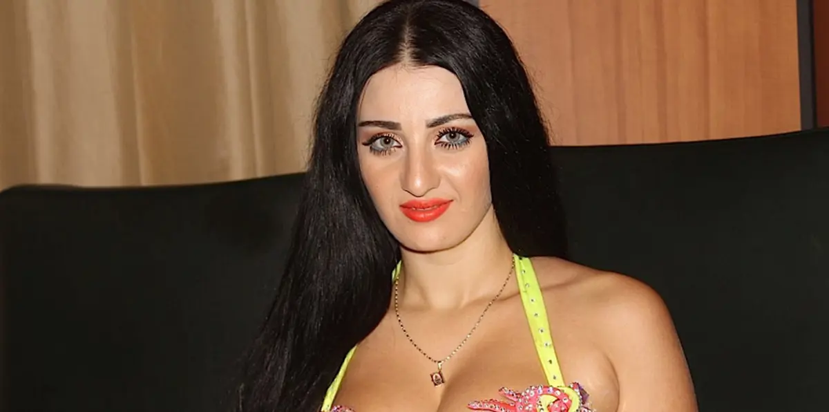 بعد رقصها بالحجاب.. صافيناز تواجه شبح الحبس (صورة)