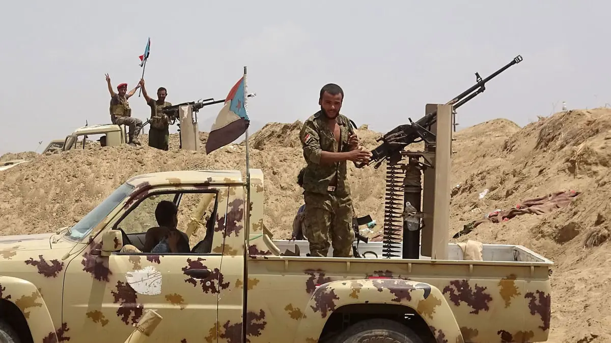 اليمن.. القوات الجنوبية تدك مواقع للحوثيين شمالي أبين