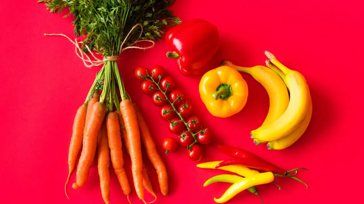 فاكهة وخضراوات تحمي البشرة من التجاعيد