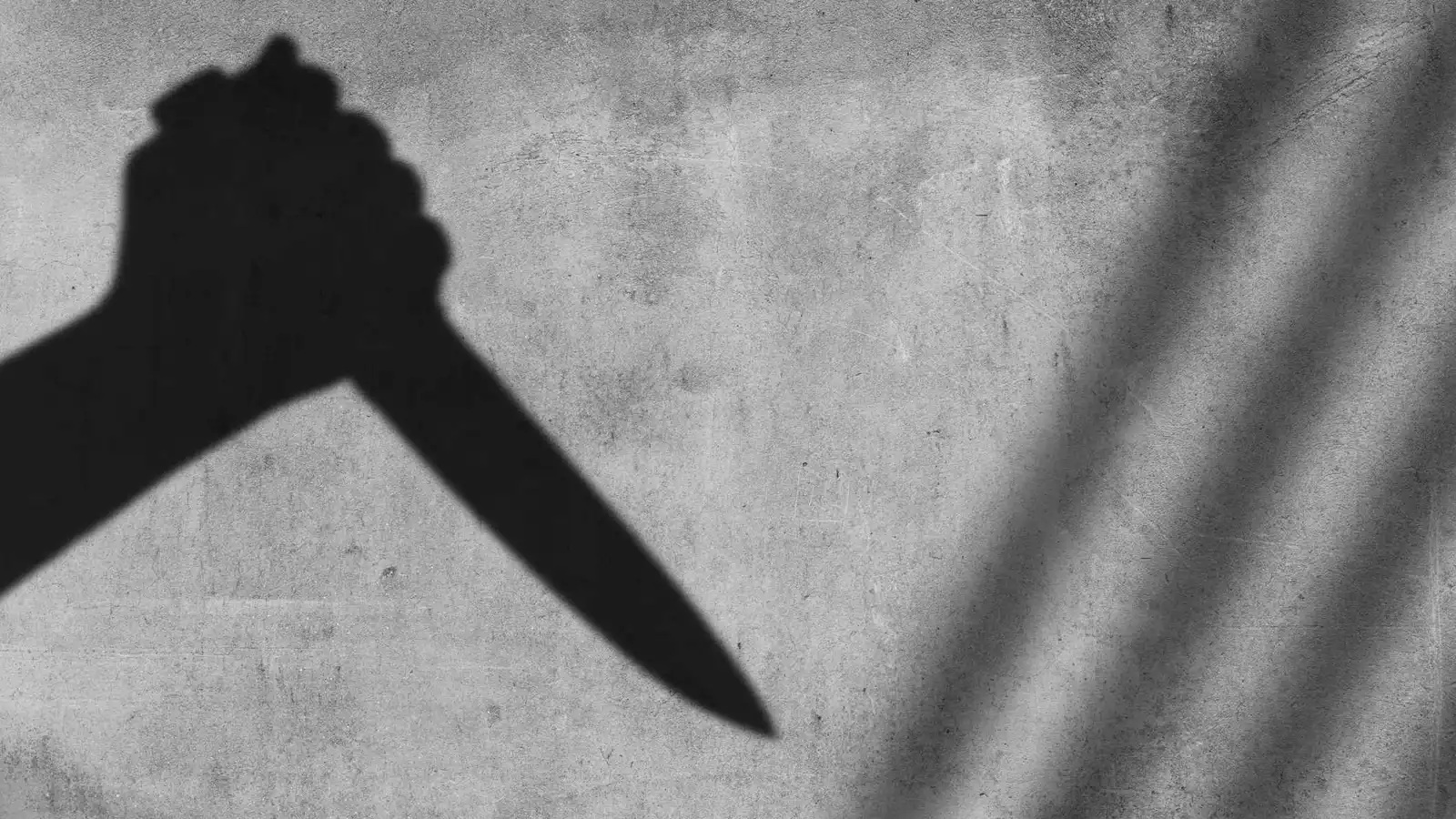 مأساة في الجزائر.. ابن يطعن والدته المسنّة حتى الموت