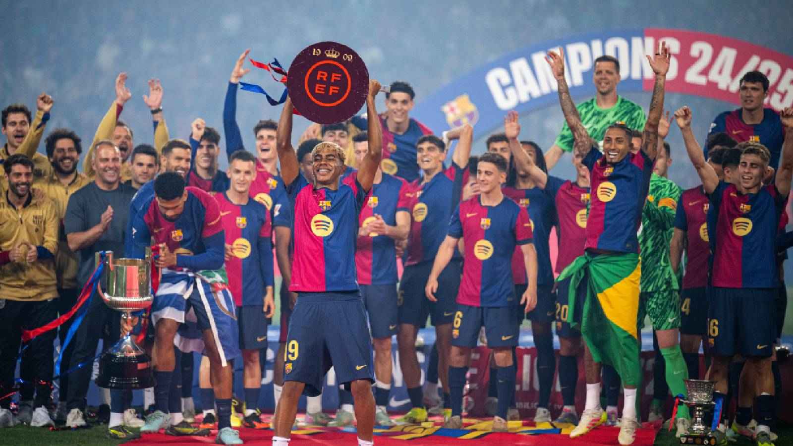 تتويج برشلونة في بطولة محلية