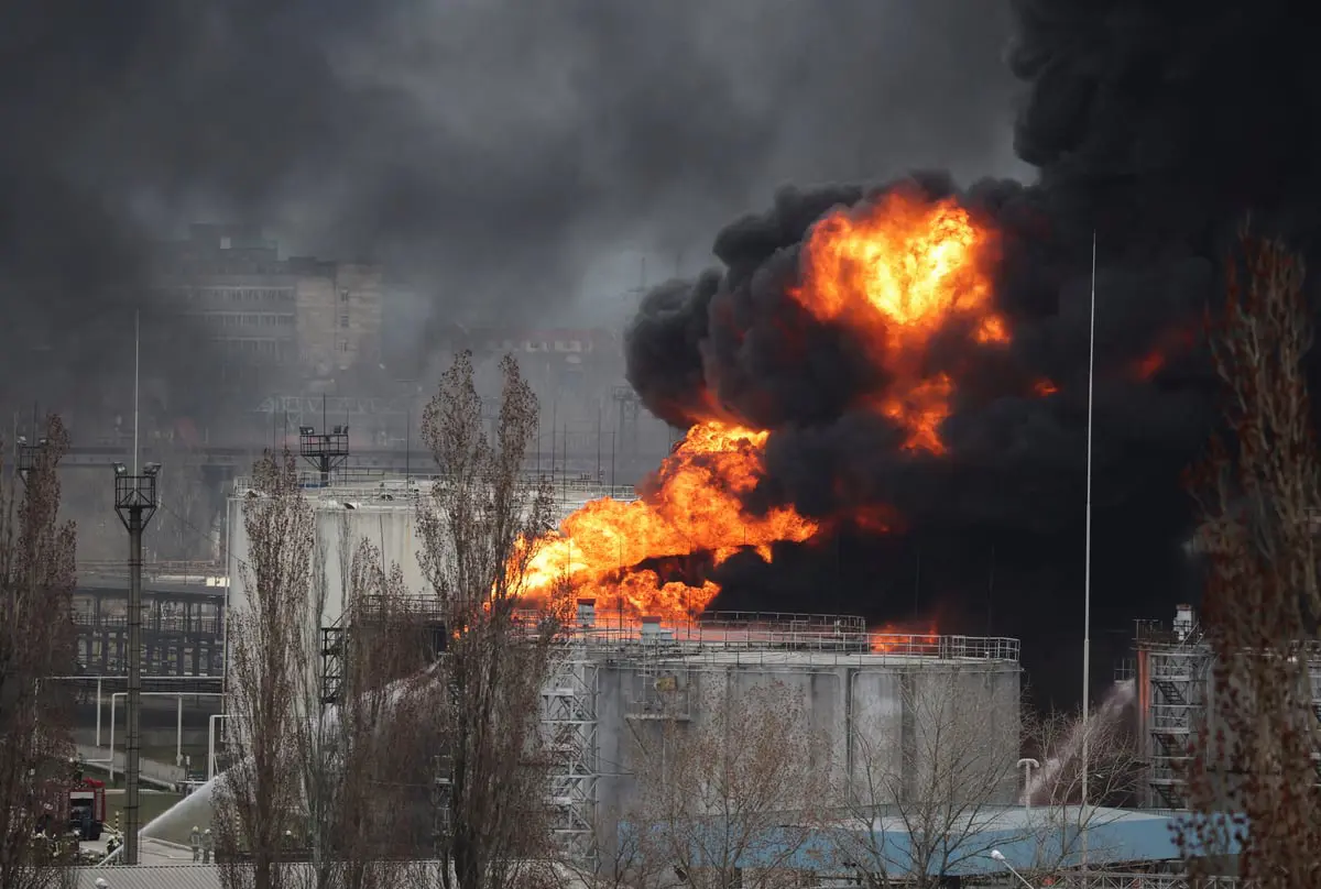 مسيّرة أوكرانية تتسبب بحريق في مصفاة نفط روسية