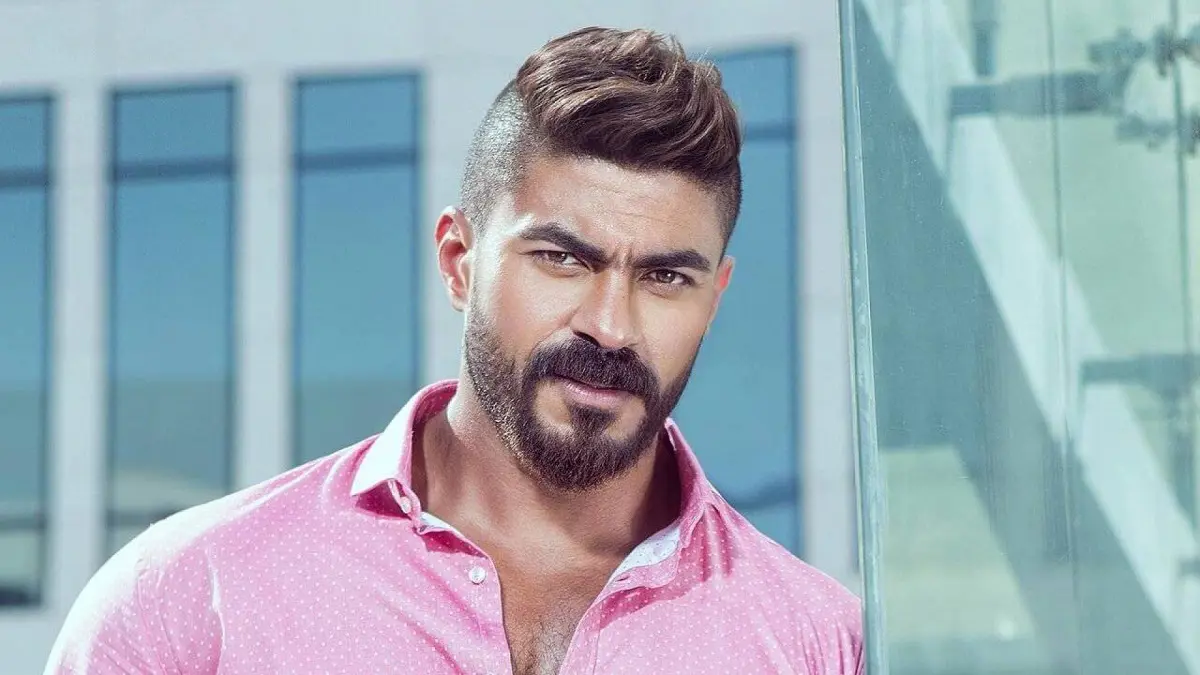 المغني المصري خالد سليم يثير الإعجاب بلهجته الكويتية (فيديو)