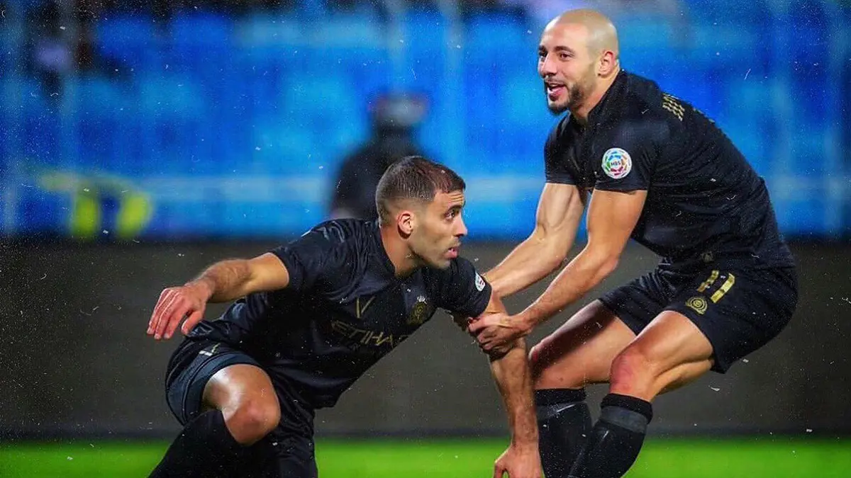 نورالدين أمرابط يرد على أنباء خلافه مع عبدالرزاق حمدالله هداف نادي النصر السعودي (فيديو)