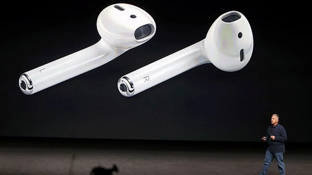 شركة "آبل" تستعد لإطلاق النسخة الثانية من سماعات "AirPod"