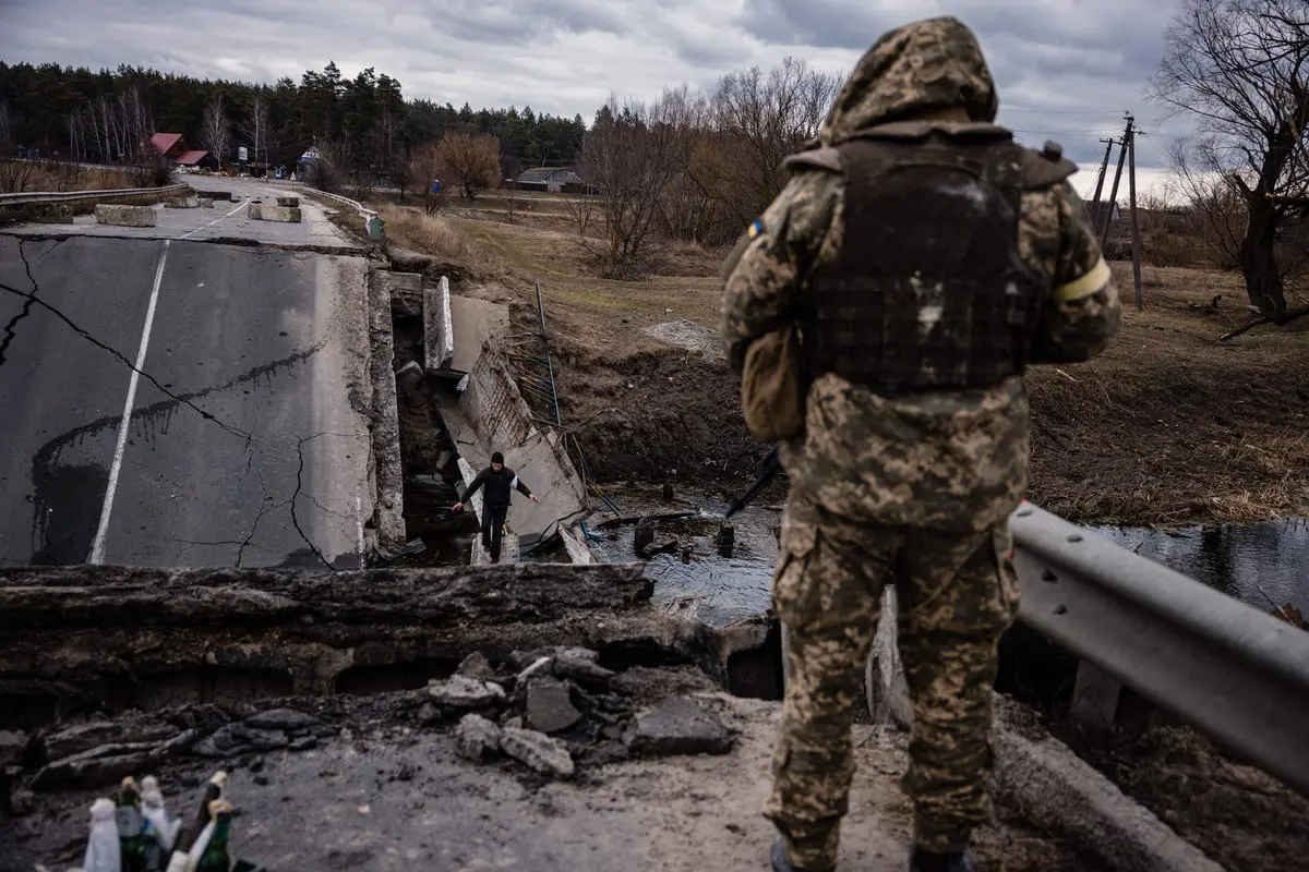 قصف وانقطاع كهربائي في أنحاء أوكرانيا مع احتدام معركة  باخموت