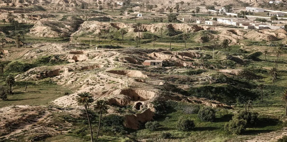 آخر سكان الكهوف يتمسكون ببيوتهم في هذا البلد العربي (صور)