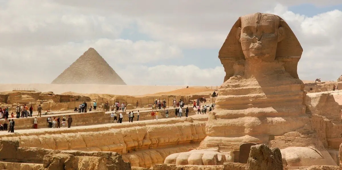 إيرادات مصر من السياحة تقفز 212 % في 9 أشهر