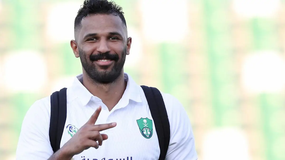 محمد العويس حارس الأهلي السعودي يرد على تقارير تمرده على النادي (فيديو)