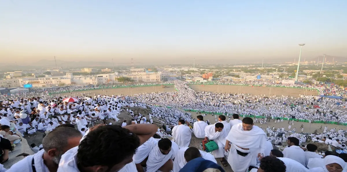 الأوقاف اليمنية تحذر المواطنين من تأشيرات الحج "المجانية"