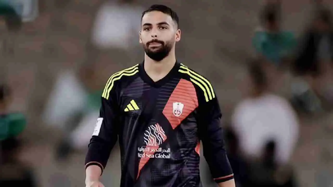 عبد الرحمن الصانبي حارس مرمى الأهلي السعودي