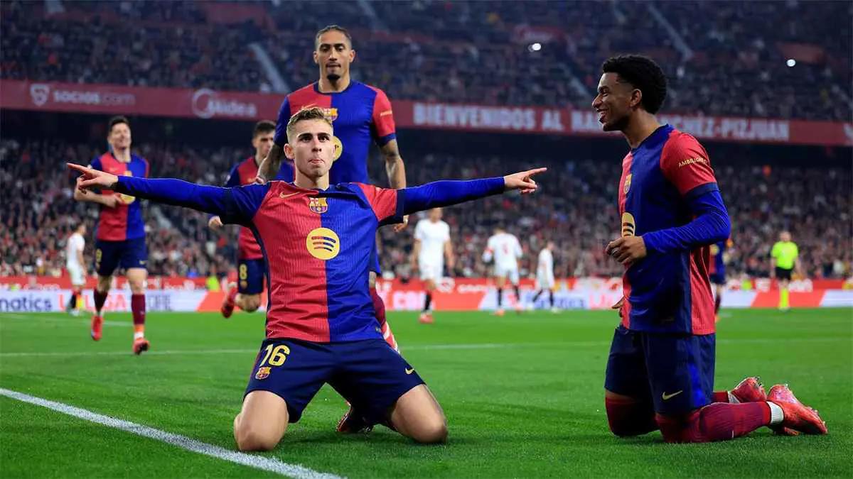 هل عاقب مدرب إسبانيا نجم برشلونة بـ"التجميد"؟