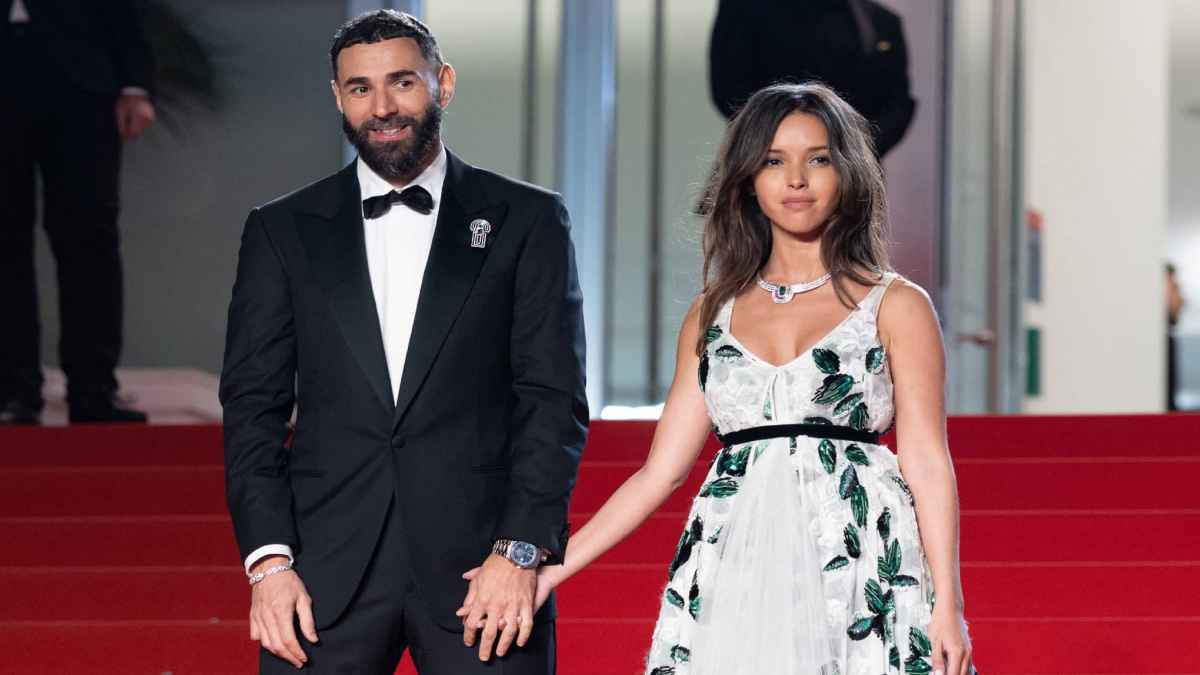 لينا خضري.. من هي الجزائرية التي أثارت جدلاً بعد ظهورها مع بنزيما؟ | إرم نيوز