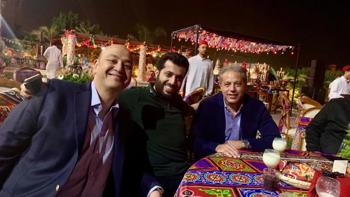 عضو بمجلس إدارة النادي الأهلي المصري ينفي إعجابه بصورة تركي آل الشيخ مع خالد الدرندلي (صور)