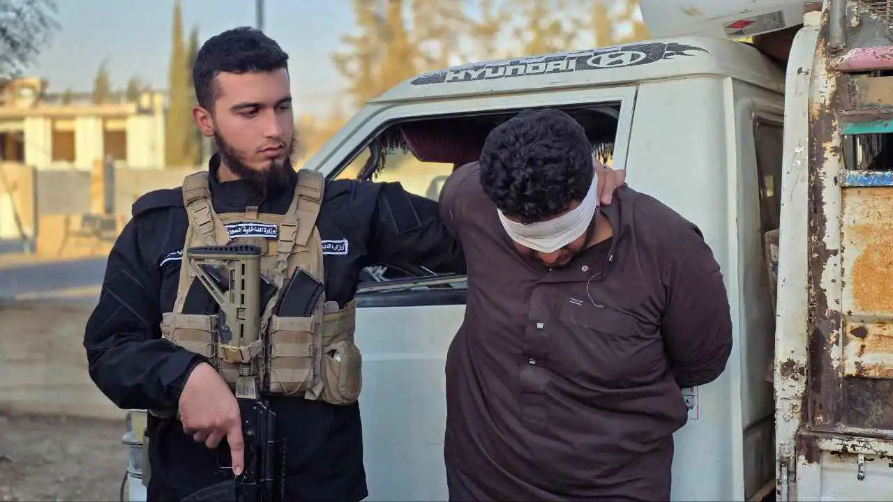 الأمن السوري يعلن احباط تهريب شحنة أسلحة إلى مناطق "قسد" (صور)