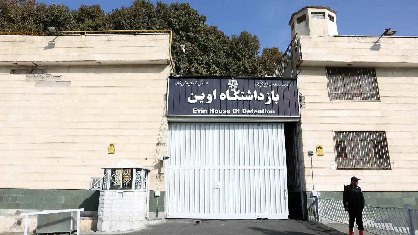 سكان قرب سجن "إيفين" الإيراني يكشفون سرا غريبا بعد هجوم إسرائيل