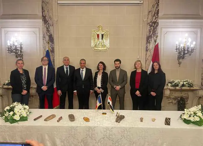 مصر تسترد كنوزاً أثرية مهربة من فرنسا بحضور وزير الخارجية (صور)