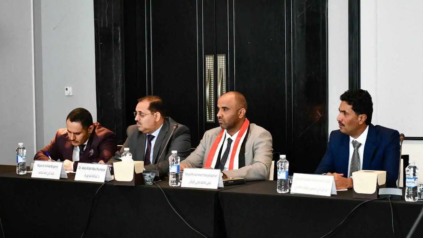 مسؤول يمني يروي لـ"إرم نيوز" تفاصيل كمين محكم استهدف موكبه